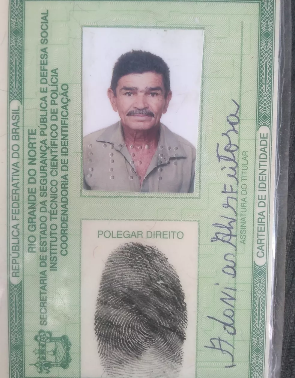 Idoso de 69 anos foi encontrado morto no alpendre de casa - Foto: Divulgação
