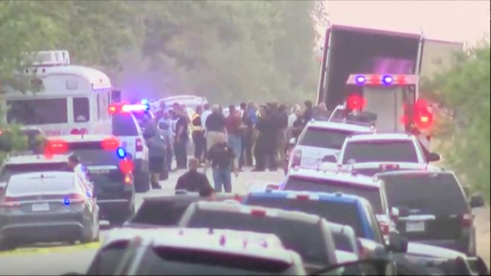 Mais de 40 são encontrados mortos dentro de caminhão nos EUA nesta segunda-feira (27). - Foto: ABC via Reuters