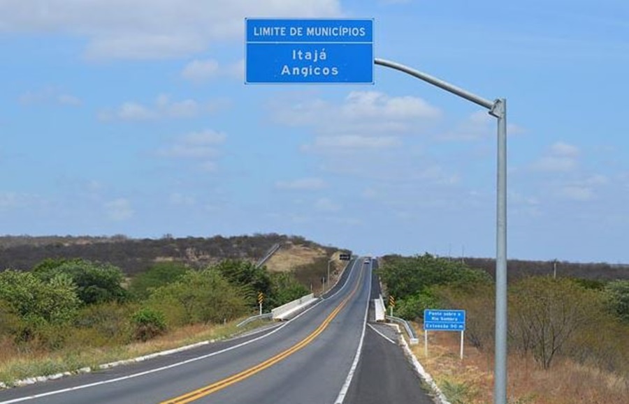 Rodovia BR-304 na altura da divisa entre os municípios de Itajá e Angicos, na região Central - Foto: Reprodução