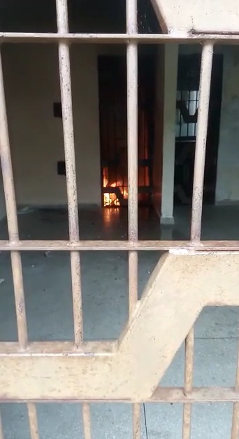 Adolescentes queimam colchões em cela de centro socioeducativo na Grande Natal - Foto: Reprodução