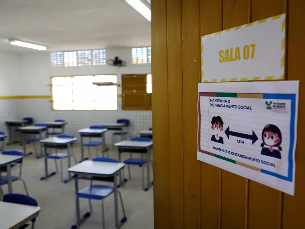 Pandemia foi responsável por afastamento de crianças e adolescentes das escolas - Foto: Sandro Menezes