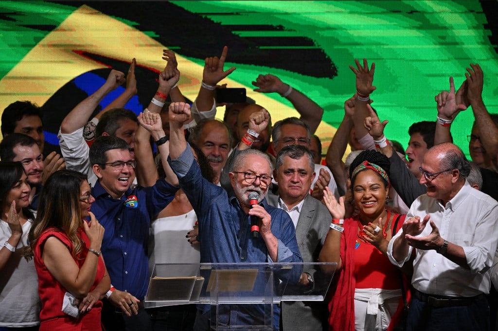 Em discurso, Lula exalta democracia e se diz preocupado com transição do governo - Foto: Nelson Almeida/AFP