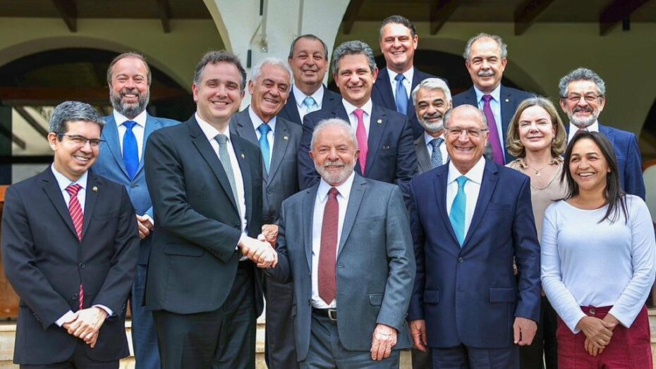 Presidente eleito Lula (PT) em reunião com Rodrigo Pacheco e outros senadores - Foto: Ricardo Stuckert / Lula