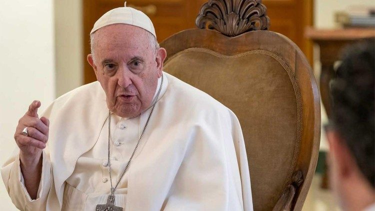 Papa Francisco durante a entrevista ao jornal espanhol ABC - Foto: Vatican News