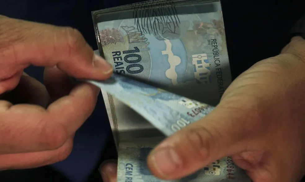 Dinheiro, contas, dívidas, salário, renda ?- Foto: José Cruz/Agência Brasil