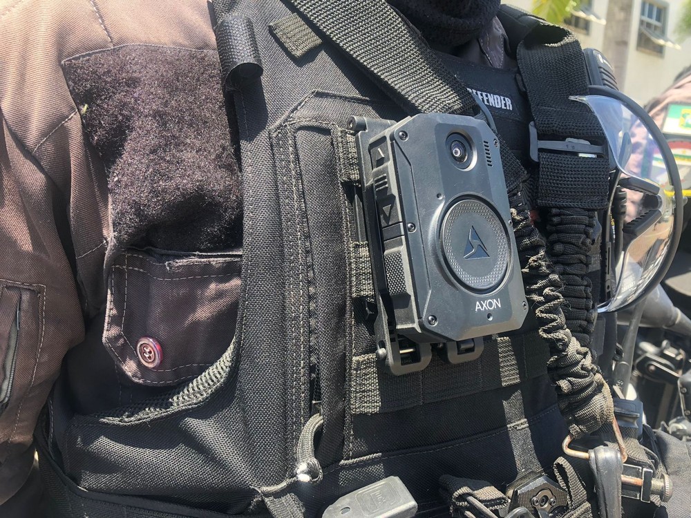 Câmera portátil presa a colete de policial militar da PM no Rio Grande do Norte. - Foto: Vinícius Marinho/Inter TV Cabugi
