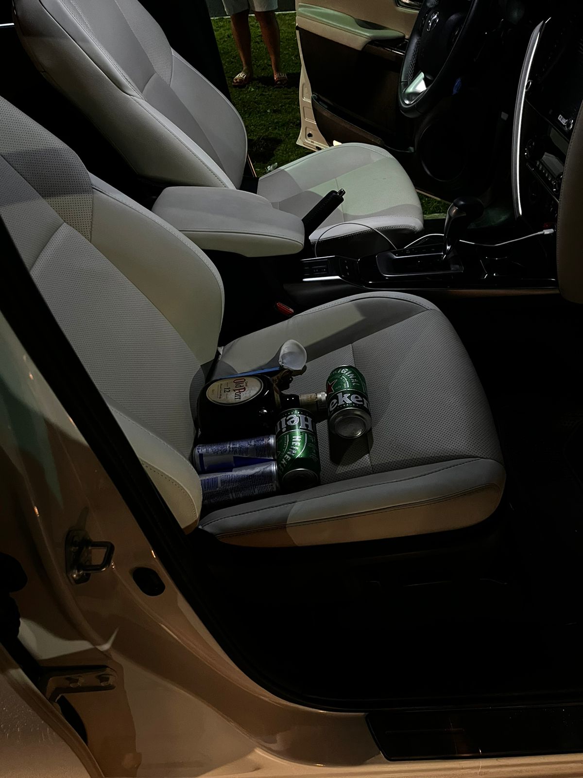 Motorista que se recusou realizar o teste foi detido com whisky e cervejas dentro do carro - Foto: Cedida/CPRE