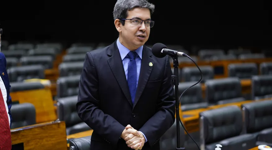 O líder do governo no Congresso, Randolfe Rodrigues, reage a posicionamento do Google sobre a PL das Fake News Pablo Valadares/Câmara dos Deputados