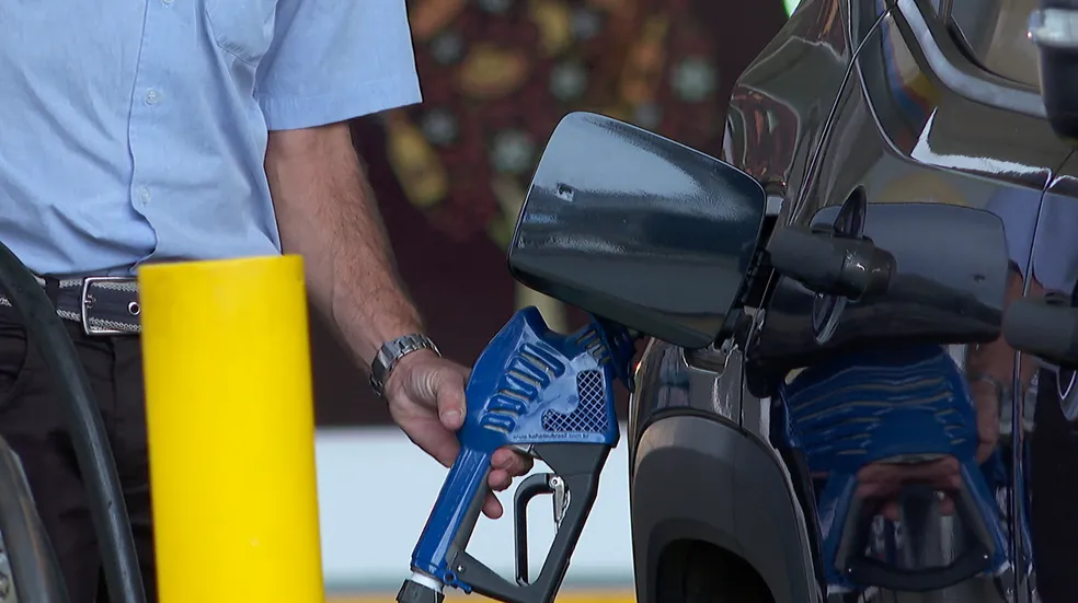 Preço da gasolina e do etanol cai menos que o esperado em postos - Foto: Reprodução/EPTV