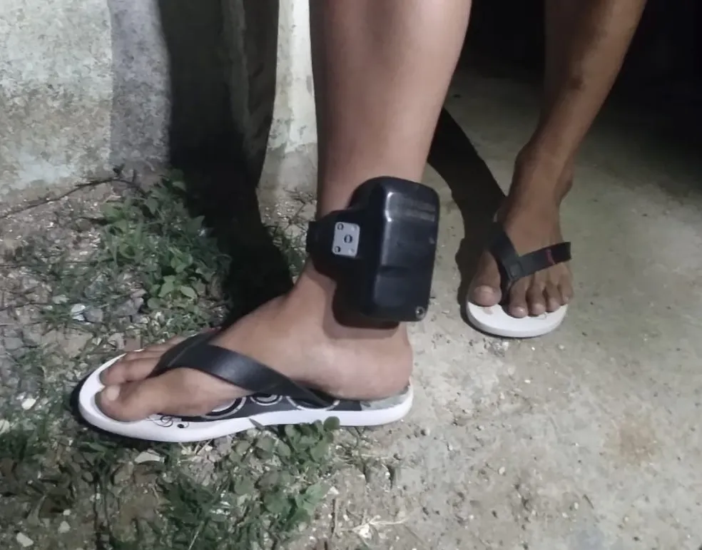 Usuários de tornozeleira eletrônica foram fiscalizados em operação da Seap em Mossoró e Areia Branca, no RN - Foto: Seap/Divulgação