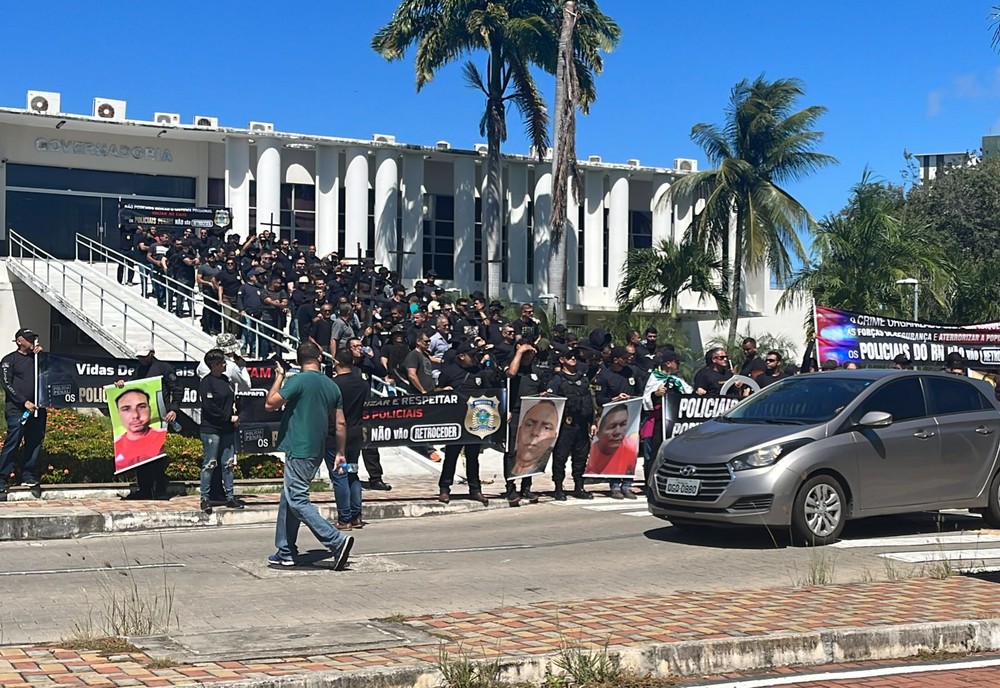 Policiais penais do RN fizeram manifestação em frente à governadoria nesta terça-feira (11) - Foto: Vinícius Marinho/Inter TV Cabugi