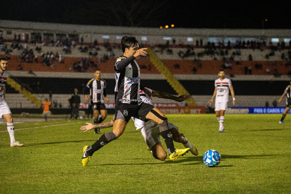 Alvinegro empata em 0 a 0 e chega há 10 jogos sem vencer na Série B - Foto: Rennê Carvalho/ABC F.C.