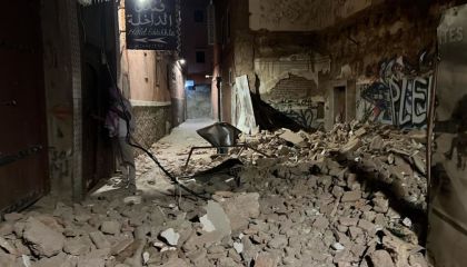 Escombros após um terremoto de magnitude 6,8 em Marrakech, Marrocos, em 9 de setembro de 2023 Said Echarif/Agência Anadolu via Getty Images