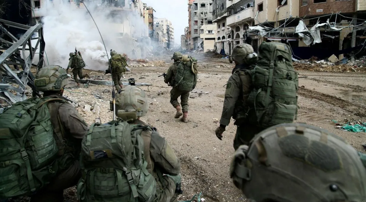 Soldados israelenses na Faixa de Gaza 18/12/2023 Divulgação via REUTERS