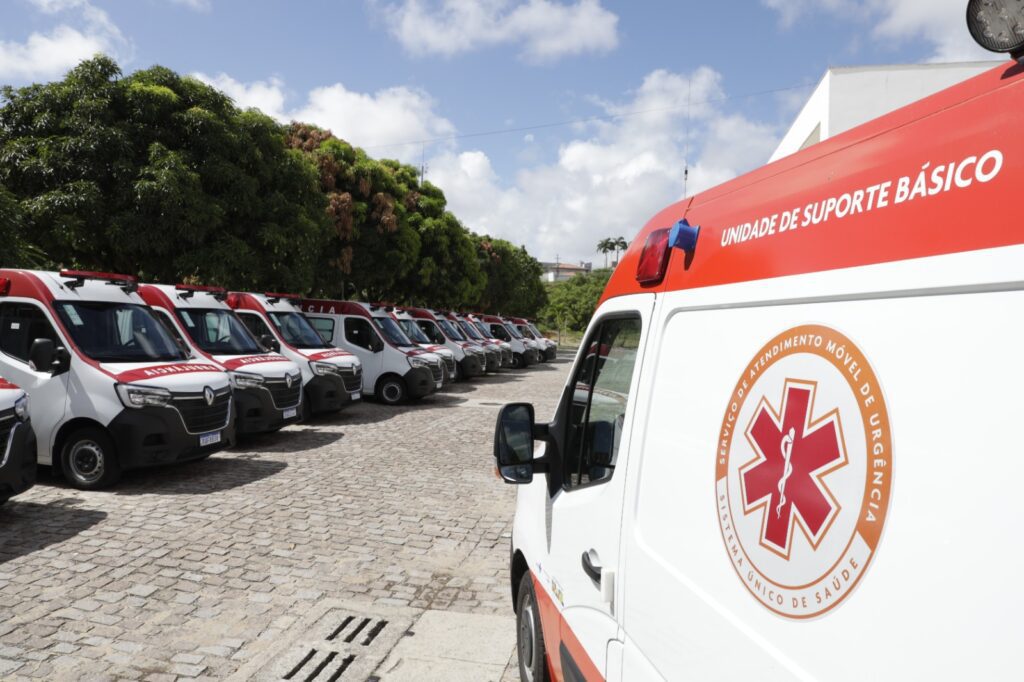 As ambulâncias serão divididas entre as unidades hospitalares, que ficaram com 18, e o Serviço de Atendimento Móvel de Urgência do estado (SAMU-RN), que recebe duas ambulâncias. Fotos: Humberto Sales