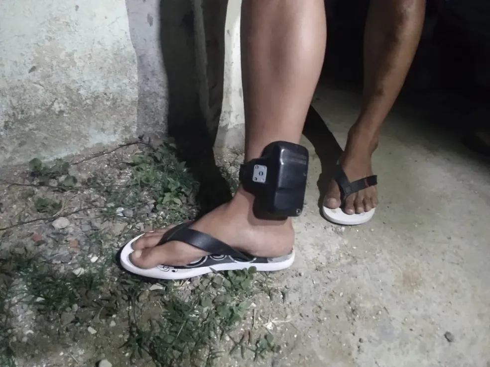 Imagem ilustrativa: Um dos tipos de tornozeleira eletrônica usada em apenados do RN - Foto: Seap/Divulgação/Arquivo