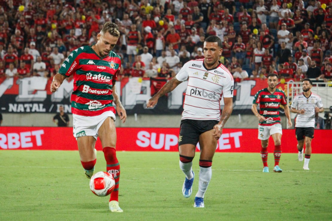 Flamengo e Portuguesa empatam em 0 a 0 na Arena das Dunas - Foto: Anderson Régis/Enquadrar/Estadão Conteúdo