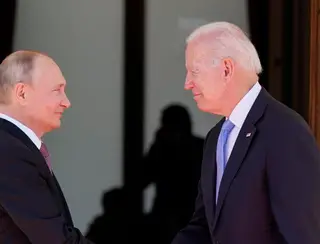 Biden ameaça impor sanções pessoais a Putin se a Rússia invadir a Ucrânia
