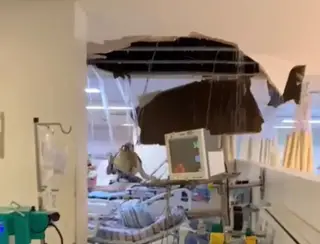 Forro do teto do maior hospital público de Recife cai e água de cano estourado atinge pacientes da unidade de trauma