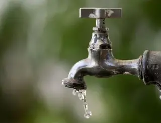 Vazamento em adutora deixa 30 cidades sem água no RN