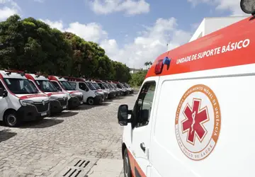 As ambulâncias serão divididas entre as unidades hospitalares, que ficaram com 18, e o Serviço de Atendimento Móvel de Urgência do estado (SAMU-RN), que recebe duas ambulâncias. Fotos: Humberto Sales