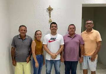 Da esquerda para a direita: Jorge Fernandes, Lilia Holanda, Vittor Melo, Manoel Veras, Felipinho Pimenta. - Foto: Redes sociais