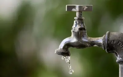 Vazamento em adutora deixa 30 cidades sem água no RN